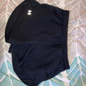 Wmns underarmor running shorts